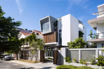 Sử dụng nhiều kính lớn kết nối thiên nhiên, nhà Nha Trang lên báo Mỹ