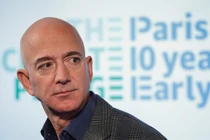 Trước khi từ chức CEO, Jeff Bezos xây dựng đế chế Amazon thế nào?