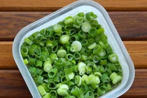 Cách này để hành lá cả tháng cũng không lo bị hỏng