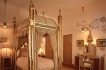 Chiêm ngưỡng những dinh thự dát vàng xa hoa trên thế giới