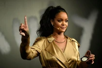 Bạn trai tỷ phú Saudi của nữ ca sĩ Rihanna là ai?