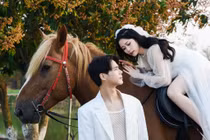 Chuyện tình ly kỳ của Quốc Toàn 'Thành phố ngủ gật' với em gái bạn diễn 