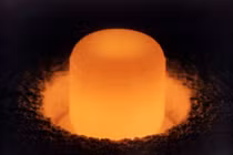 Vì sao tàu vũ trụ bay cả trăm năm không hết nhiên liệu?