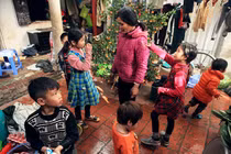 Bà mẹ sinh 14 con ở Hà Nội: “30 năm nay, tôi chưa có cái Tết nào vui”