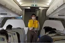 Xé vỏ áo phao, chây ì nộp phạt, một phụ nữ bị cấm bay