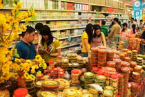 Bí quyết tránh “vung tay quá trán” khi mua sắm ngày Tết