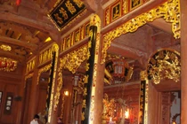 Bố chồng Tăng Thanh Hà chi trăm tỷ xây biệt thự dát vàng "khủng" cỡ nào?