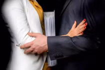 Vợ từ chối chuyện ân ái, đại gia vung tiền tỷ bao nuôi nhân tình, sau đó lại đâm đơn kiện