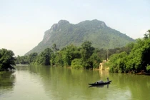 Cổ tự linh thiêng trên núi Thần Đinh 