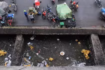 Hình ảnh chợ An Đông xuống cấp thảm hại khiến tiểu thương nổi giận