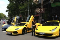 Nữ đại gia Việt nào “chơi lớn” sẵn sàng chi bộn tiền sắm siêu xe? 