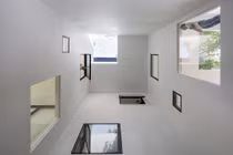 Ngôi nhà giữa Sài Gòn ngập nắng gió, mướt mắt được báo ngoại khen hết lời