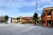 Trụ sở phường đóng cửa, tất cả cán bộ đi du lịch trong ngày làm việc