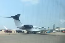 Vợ chồng cựu Tổng thống Mỹ Obama rời Việt Nam