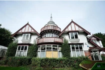 Bên trong loạt biệt thự hàng chục tỷ đồng bị bỏ hoang