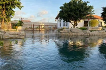 Hé lộ bên trong biệt thự vườn mới toanh của Trường Giang