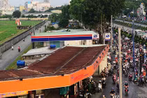 Cận cảnh hàng chục kiốt, cây xăng giáp sân bay Tân Sơn Nhất