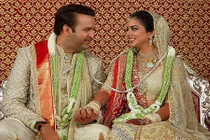 Tỷ phú giàu nhất châu Á tổ chức đám cưới cho con thế nào?