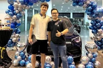 Tậu xế hộp gần 3 tỷ, tiền vệ Hoàng Đức giàu cỡ nào?