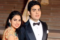 Bí mật về cặp song sinh thừa kế gia tộc giàu nhất châu Á