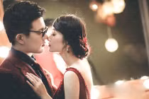 Quên chìa khoá, vợ sang “tắm nhờ” nhà ông hàng xóm độc thân