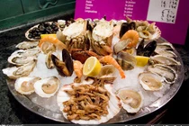 Vạch trần "mánh khóe" của nhà hàng buffet, khách ăn bao nhiêu vẫn lãi