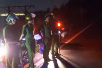 Sát nhân 2 lần trốn trại giam quân đội đang bị 100 cán bộ vây bắt