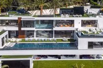 Giảm giá hàng ngàn tỷ đồng, dinh thự siêu sang vẫn ế