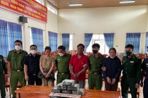 Quảng Bình: Bắt hơn 13kg ma túy dạng ketamin từ Lào vào Việt Nam