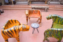 Chiêm ngưỡng bộ sưu tập tượng hổ bằng gỗ trị giá cả trăm triệu đồng