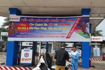 Một cây xăng miễn phí cho khách hàng tên Hải và Phượng