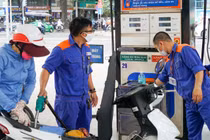 Giá xăng E5RON92 ổn định, RON95 tăng 192 đồng/lít từ 15h ngày 27/08