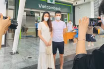 Túi ngọc trai Thủy Tiên cầm đi sao kê sốt “rần rần”... giá nào cũng có