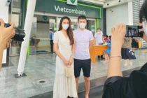 Túi ngọc trai Thủy Tiên cầm đi sao kê sốt “rần rần”... giá nào cũng có