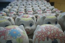 Những làng gốm tất bật sản xuất lợn đất dát vàng cho Tết Kỷ Hợi