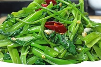 Mẹo xào rau muống ngon không kém nhà hàng, quán nhậu