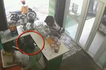 Video: Bé trai dàn cảnh trộm iPhone 8 trong quán trà sữa