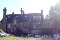 Tiếc nuối loạt biệt thự bỏ hoang “dãi nắng dầm sương” của đại gia 