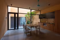 Báo Mỹ “nức nở”  khen nhà Hà Nội với không gian đệm uyển chuyển