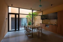 Báo Mỹ “nức nở”  khen nhà Hà Nội với không gian đệm uyển chuyển