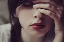 Anh trai đưa ra tờ xét nghiệm ADN và thốt lên một câu khiến mẹ tôi nhập viện