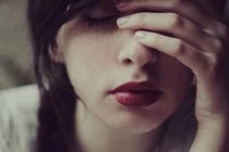 Anh trai đưa ra tờ xét nghiệm ADN và thốt lên một câu khiến mẹ tôi nhập viện