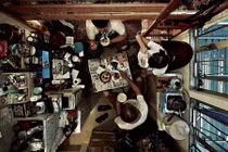 Cuộc sống ngạt thở trong "nhà quan tài" ở Hong Kong