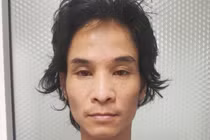 Cảnh sát đột kích căn nhà bắt nhóm buôn ma túy