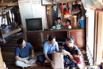 Từ vụ cả làng lo nhiễm HIV: Chỉ là phần nổi của tảng băng chìm