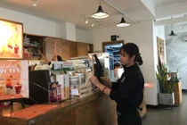 Sinh viên xa quê, nghẹn lòng làm thêm xuyên Tết giúp gia đình