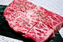 Thịt bò Ozaki có gì bổ béo... giá gần 35 triệu đồng/kg?