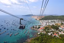 Đổ xô đặt tour du lịch dịp 30/4, khách sạn tăng giá vẫn kín chỗ 