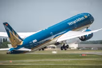 Những loại thuế, phí mà vé máy bay đang cõng người tiêu dùng nên biết 