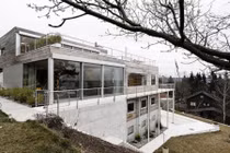 Ngỡ ngàng nhà 4 tầng trên sườn đồi đẹp ngang “cung điện“